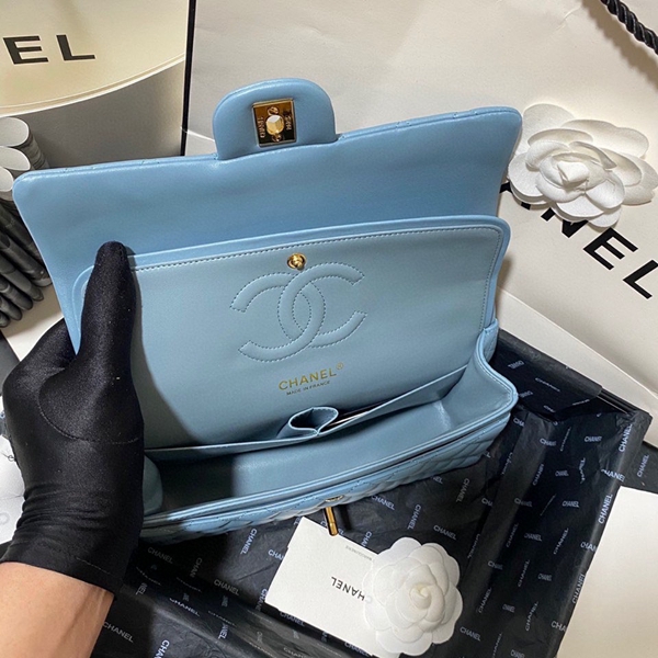 シャネルバッグレプリカ角部分ディテール